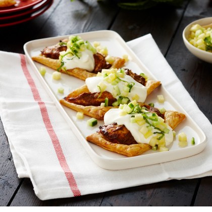 Tandoori spiced chicken tarts with pineapple and cucumber salsa