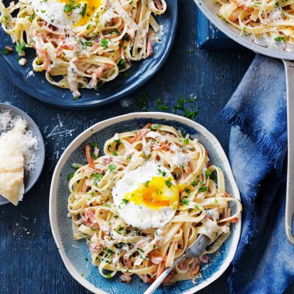Creamy Fettuccine Carbonara with Poached Egg