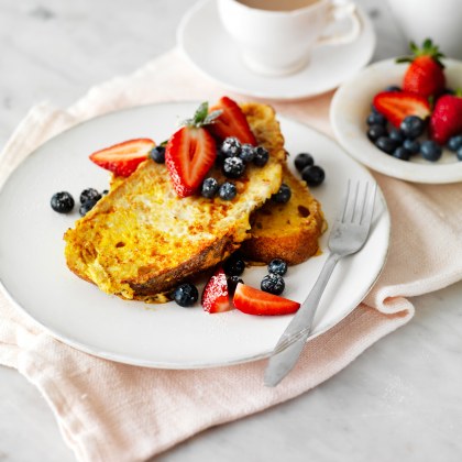 Eggy French Toast with Berries