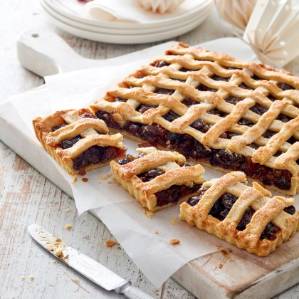 Giant Fruit Mince Pie