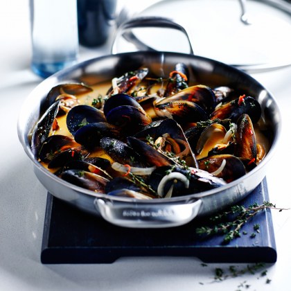 Wine, Saffron and Chilli Infused Mussels