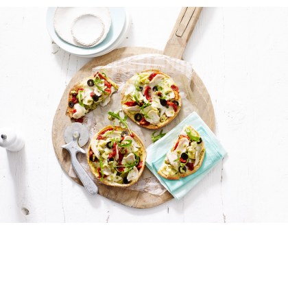 Chicken and Pesto Pita Pizza with Buffalo Mozzarella