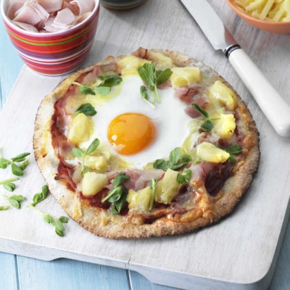 Egg Pita Pizzas