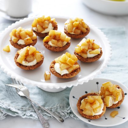 Pears and Sour Cream in Butternut Cookies Cases