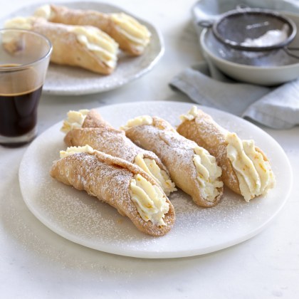 Cannoli with Ricotta Cream