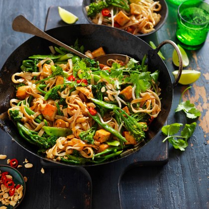 Tofu and Green Vegetable Pad Thai