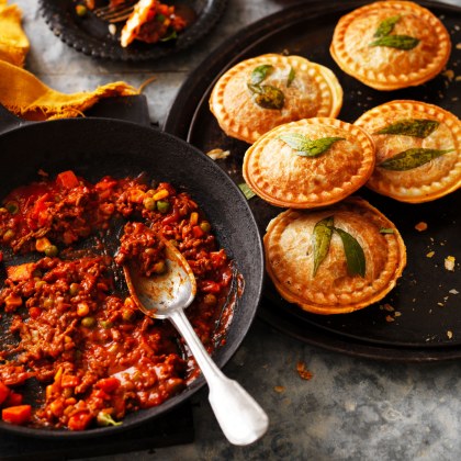 Mild Mince Curry Pie Maker Pies