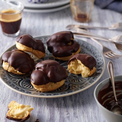 Vanilla Custard Profiterole