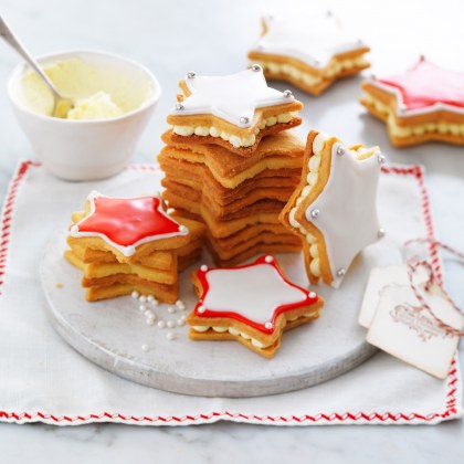 Shortbread stars with lemon butter filling