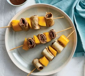 Mango pancake skewers with Nutella
