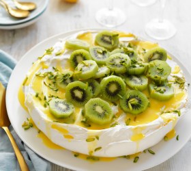 Classic Pavlova with Lemon Curd and Kiwi Fruit