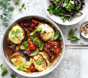 Low-carb Chicken Parmigiana Low-carb Chicken Parmigiana