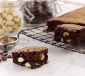 Roasted Macadamia Brownies