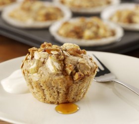 Warm Apple Maple Crumble Cakes
