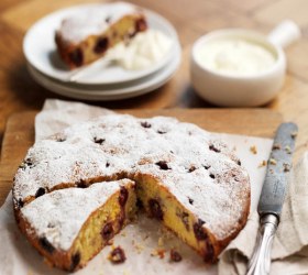 Cherry & Almond Cake
