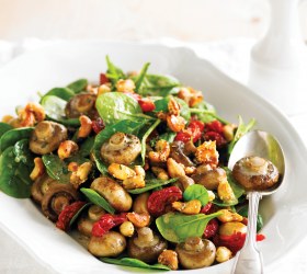 Roasted Mushrooms, Tomato & Cashew Salad Roasted Mushrooms, Tomato & Cashew Salad