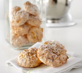Chewy Coconut Macaroons