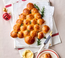 Chorizo and Roasted Capsicum Pull-apart