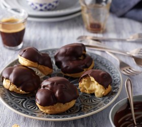 Vanilla Custard Profiterole