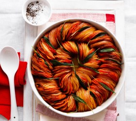 Garlic roast potato and sage wreath