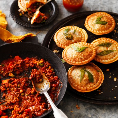 Mild Mince Curry Pie Maker Pies