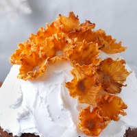 How to make pure white icing for Christmas desserts