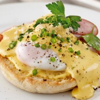 Eggs Benedict Made Simply