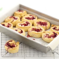 Apple-Berry Cream Cheese Scrolls