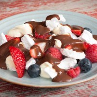 Eton Mess with Dessert Sauce