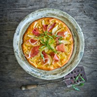 Pear and Prosciutto Pizza