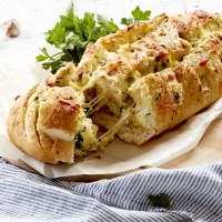 Mediterranean 4 Cheese Pull-Apart Loaf