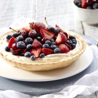 Berry Tart with Spiced Vanilla Cream