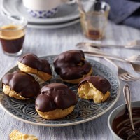 Vanilla Custard Profiterole