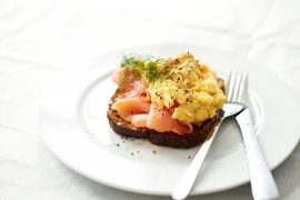 How to scramble Eggs