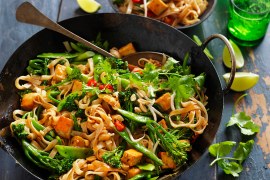 Tofu and Green Vegetable Pad Thai