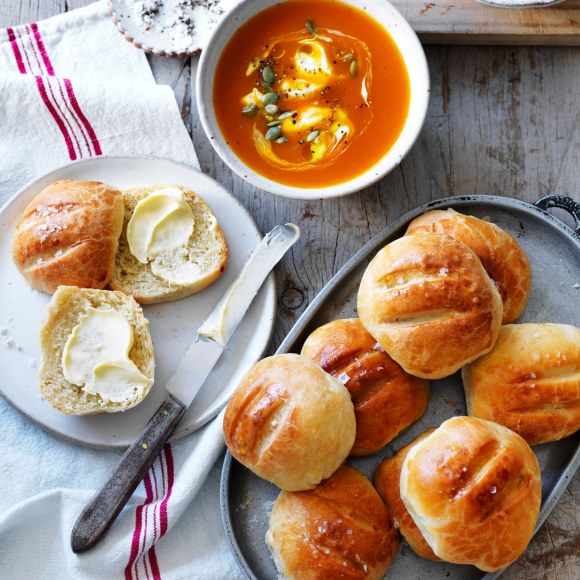Homemade pumpkin soup with fluffy air fryer bread rolls