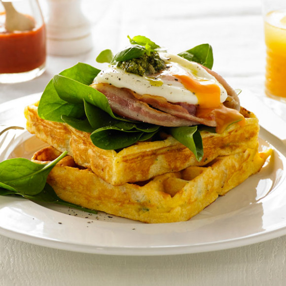 Waffles with bacon and poached eggs