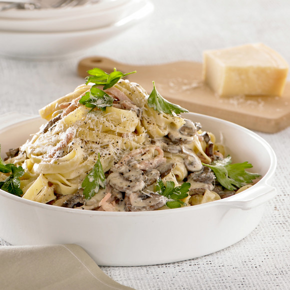 Fettuccine With Bacon And Mushrooms