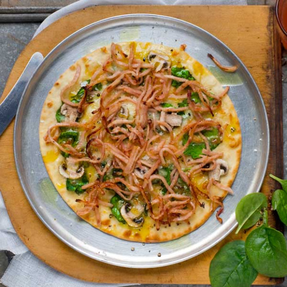 Creamy Ham, Spinach and Mushroom Pizza