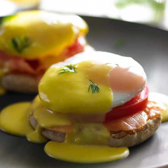Eggs Benedict with Hollandaise Sauce