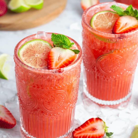 Strawberry mocktail low carb Agua Fresca