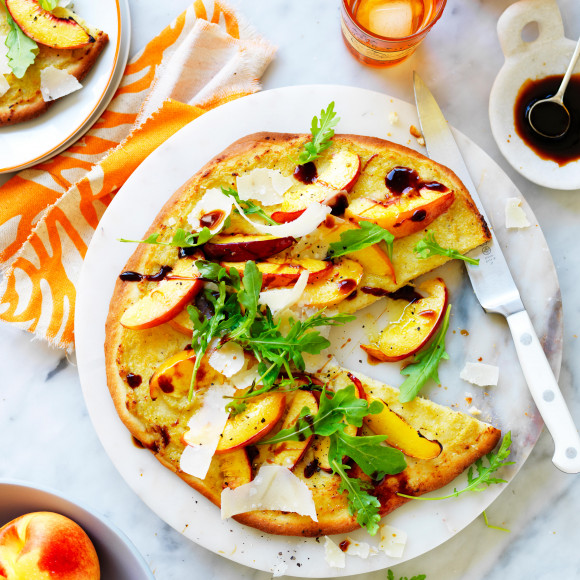 Yellow nectarine, artichoke and rocket pizza 