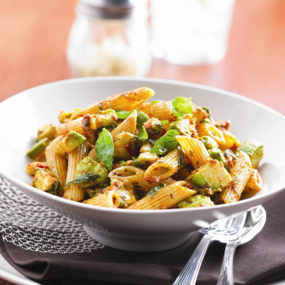 Avocado and Tomato Pesto Pasta