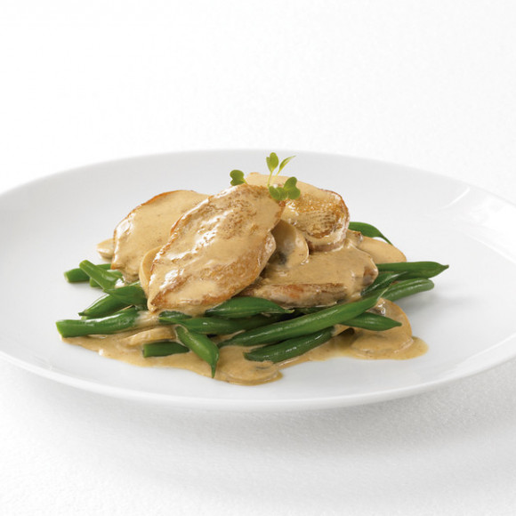 Quail Breast Fillets In Paprika Cream Sauce with Garlic and Mushrooms