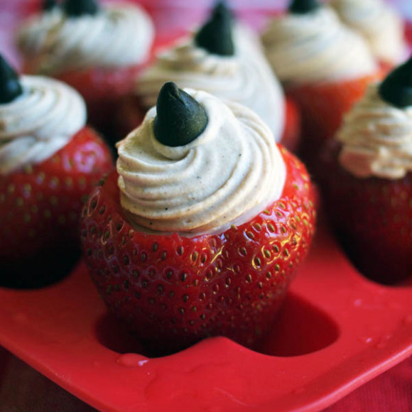 Mascarpone Stuffed Strawberries