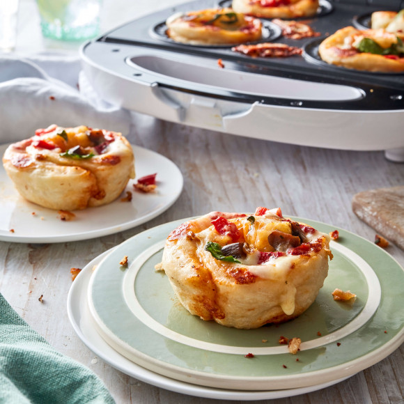 Pie maker pizza scrolls