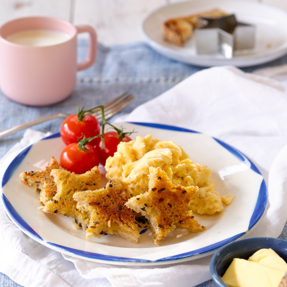 Scrambled Eggs with Star Toast
