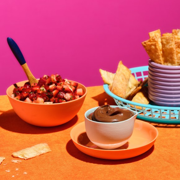 Strawberry Salsa and Tortilla Cinnamon Chips with Nutella