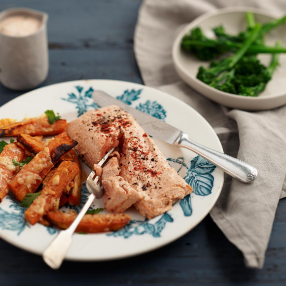 Lemon and Paprika Yoghurt Baked Salmon with Sweet Potato Chips
