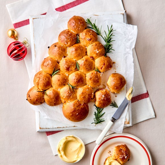 Chorizo and Roasted Capsicum Pull-apart